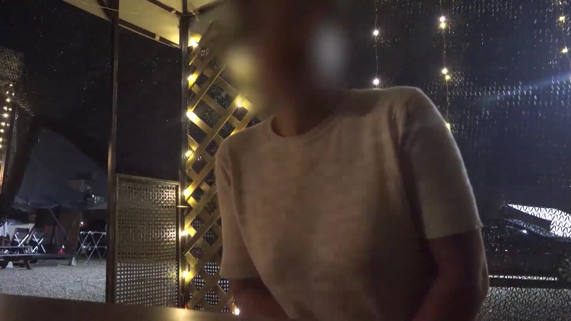 캠핑장 모닥불 꺼버리는 아줌마 물줄기