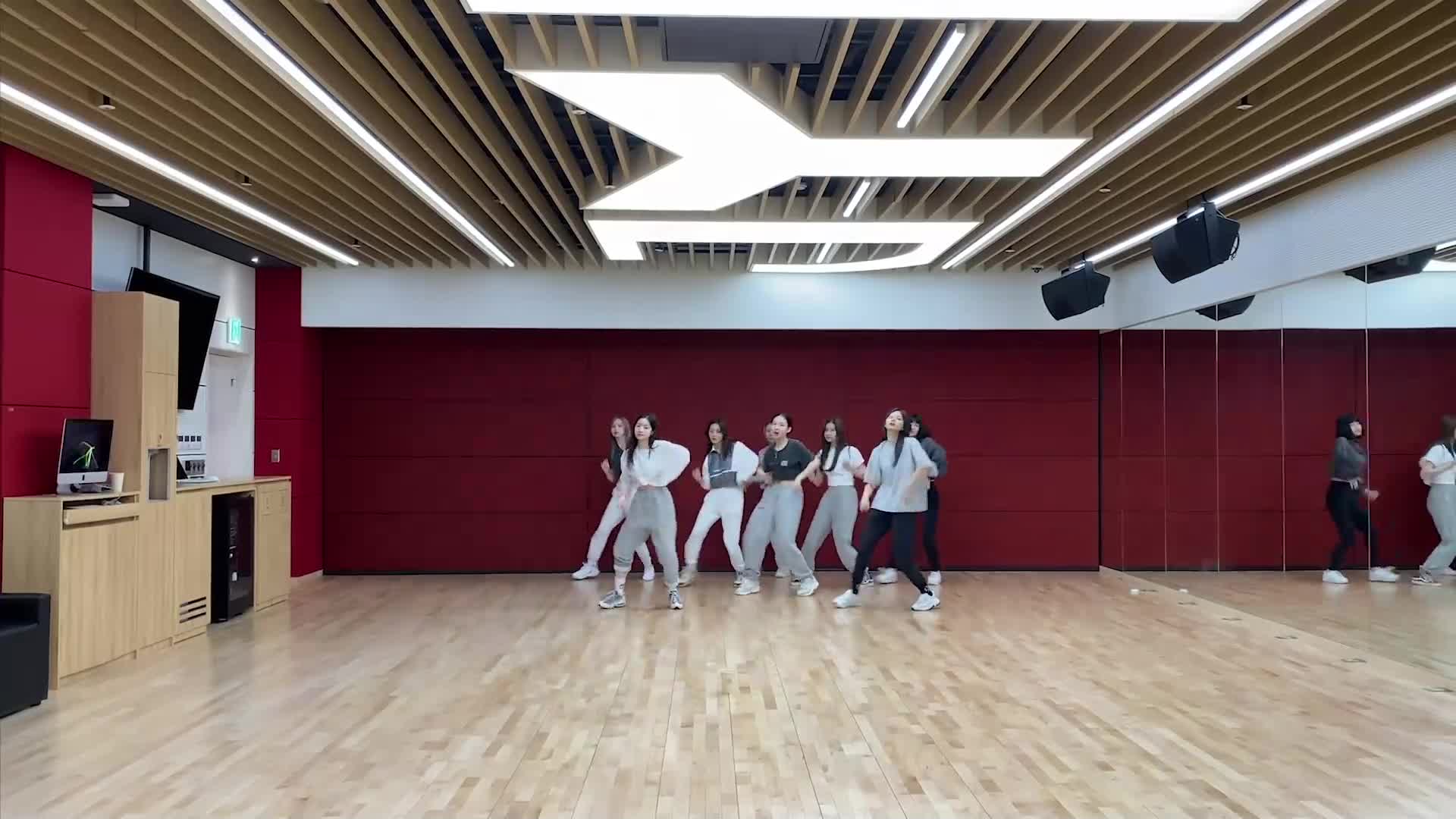 - I CAN'T STOP ME Dance Practice Video